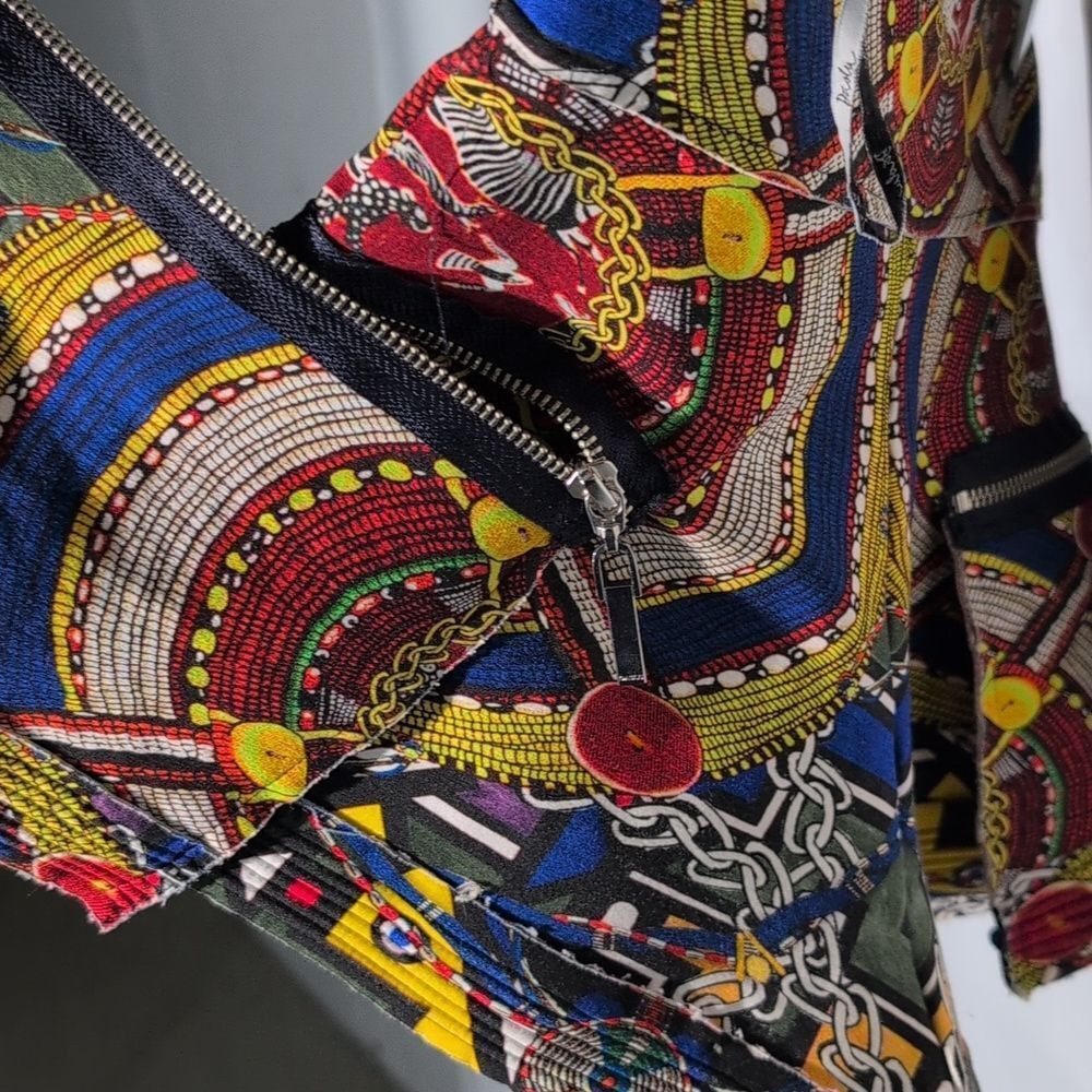 Colorful Geometric Patterned Shorts - Picture 5 of 8